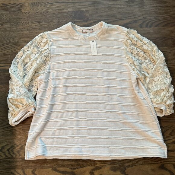 NWT Eri + Ali lace sleeved top blouse size LARGE Anthropologie - Picture 1 of 4